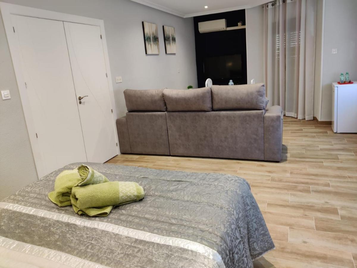 Duerme A Gusto - Tu Habitacion Acogedora En Torredonjimeno Exteriér fotografie
